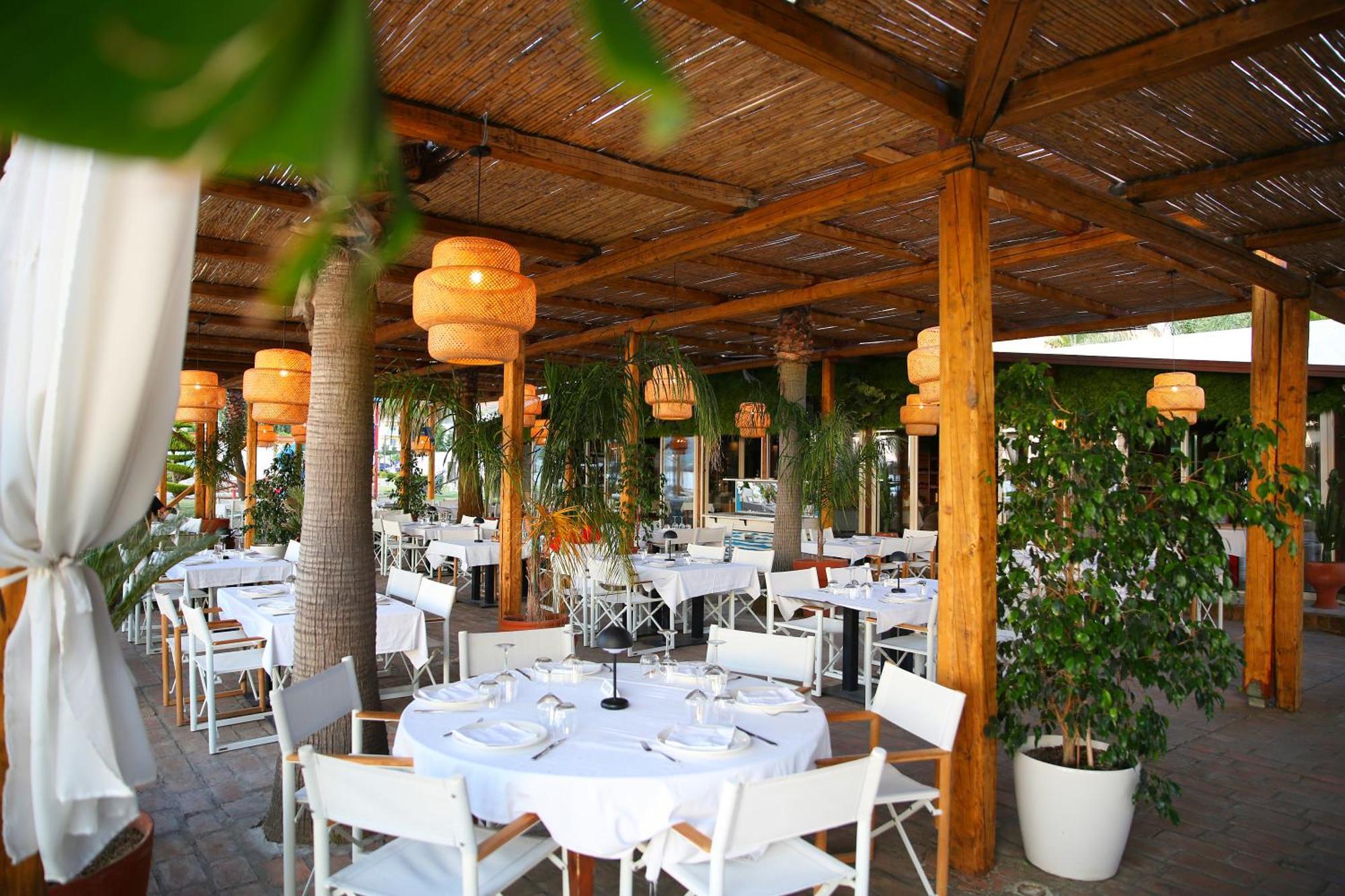 Oricon Coast Luxury Resort Orikum Ngoại thất bức ảnh