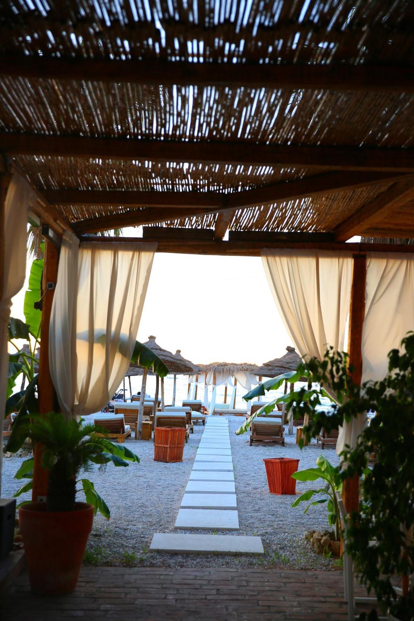 Oricon Coast Luxury Resort Orikum Ngoại thất bức ảnh