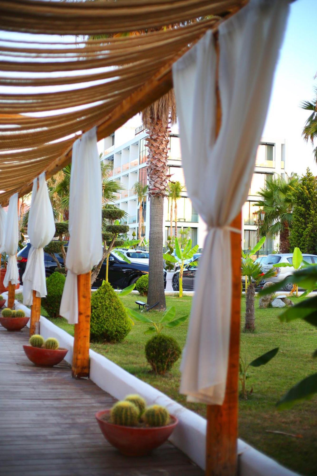 Oricon Coast Luxury Resort Orikum Ngoại thất bức ảnh