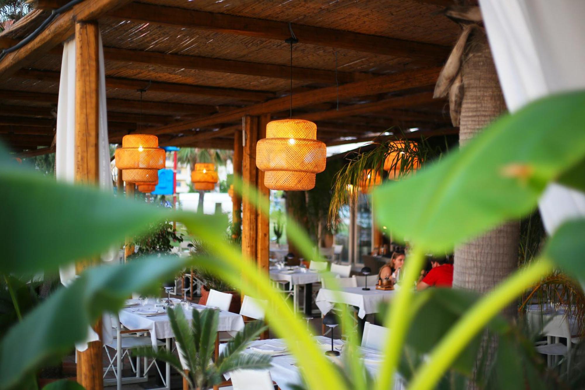 Oricon Coast Luxury Resort Orikum Ngoại thất bức ảnh